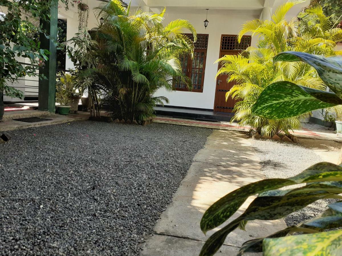 Golden Pearl Safari Villa Udawalawe Kültér fotó